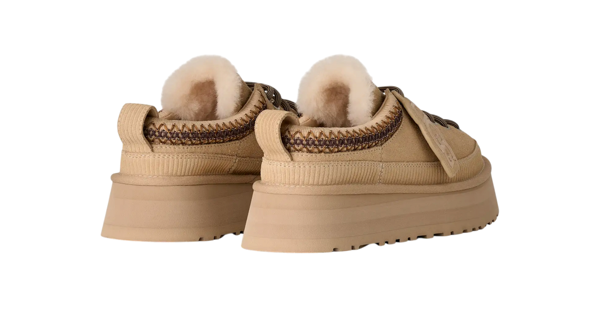 UGG Women's Heritage Lace-Up - Sand
